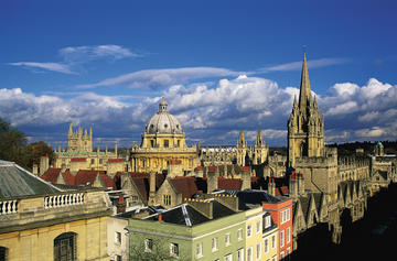OXFORD SKYLINE WITH VIEW OF RADCLIFFE CAMERA AND THE UNIVERSITY CHURCH